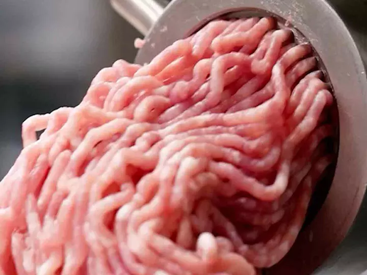 How to Use the Commercial Meat Mincer?