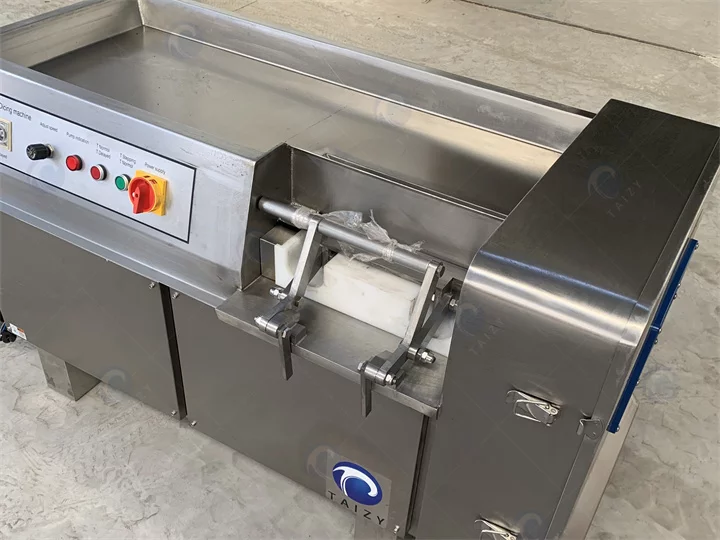 machine for making meat cubes